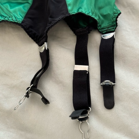 What Katie Did garter belt - Picture 3 of 7